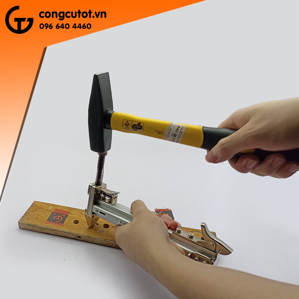 Dụng cụ hỗ trợ đóng đinh bê tông liên hoàn tự động cỡ băng 65 đinh ST15 và ST18