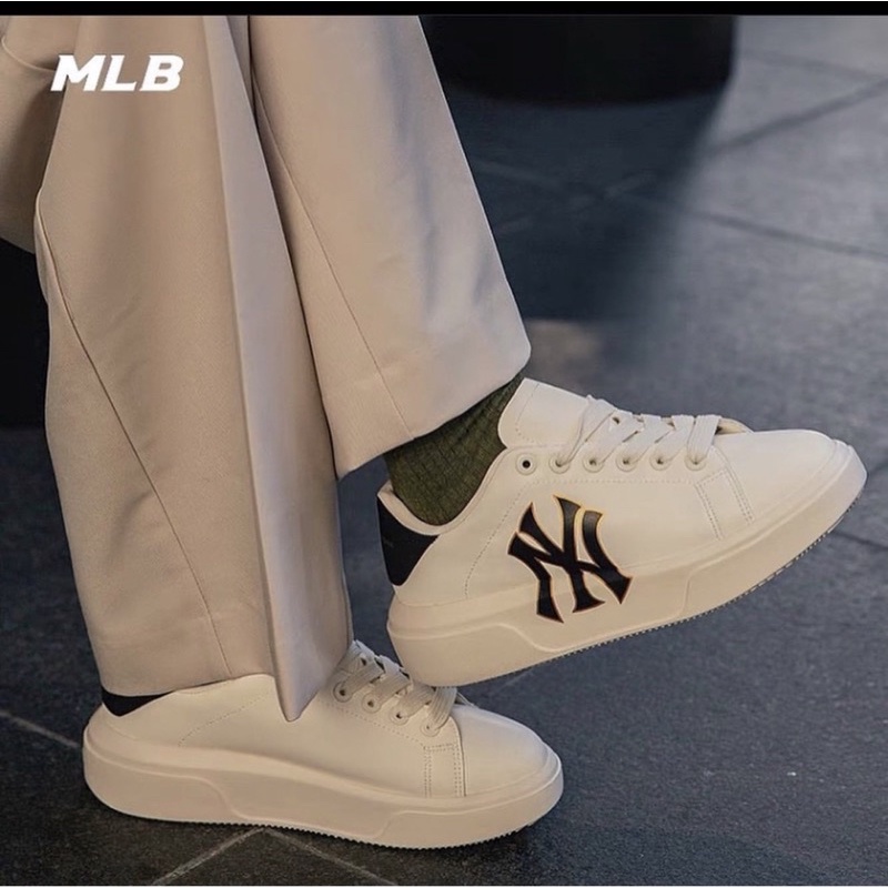 Giày chunky classic MLB chữ NY đen