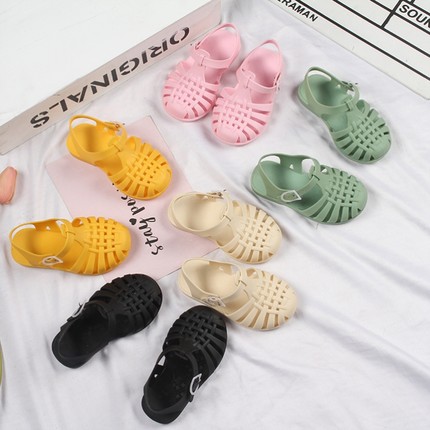 Giày xăng đan chất liệu dẻo đế mềm phong cách người nổi tiếng Hàn Quốc thời trang mùa hè cho bé gái