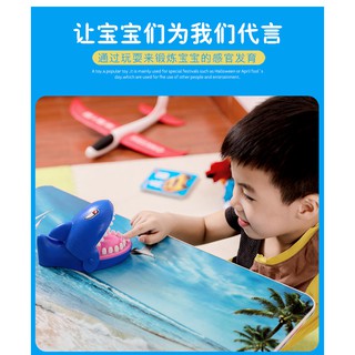 Đồ Chơi Cá Mập Cắn Ngón Tay Phát Sáng