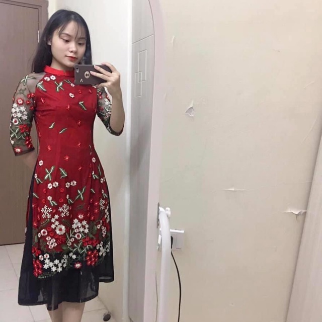 Áo dài ren cách tân 4 tà