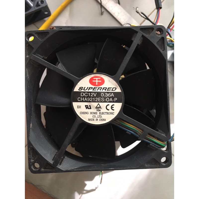 Quạt tỏa nhiệt  rất khỏe từ  12V . 0,25-0,6 A .  /1chiếc