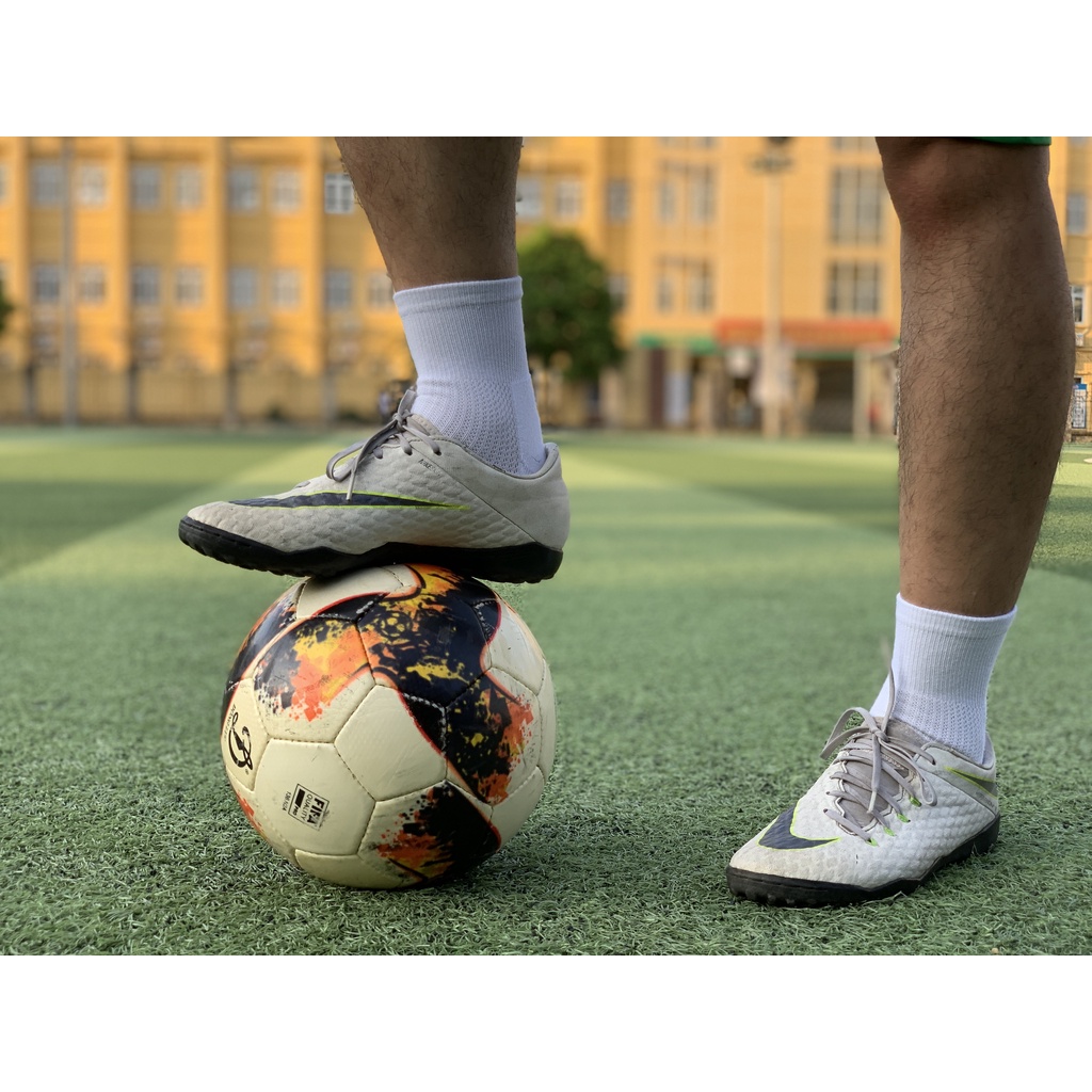 (Có Sẵn) ( Siêu Rẻ) ( Siêu Bền) Tất/ vớ bóng/ banh đá Feetures ( Mắt cá)