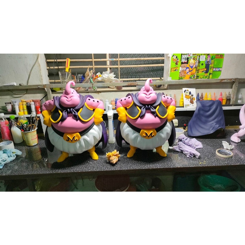 Mô hình nhà làm Ma bư đứng chống tay cười cao 45cm