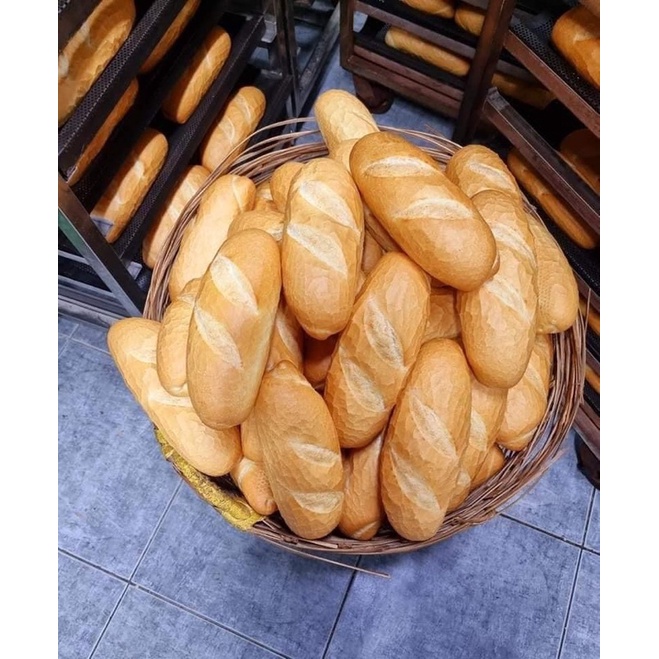 Bánh mì không, đặc ruột nóng giòn