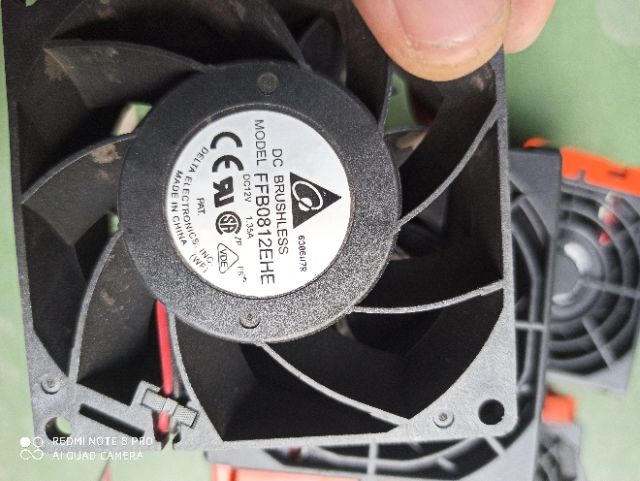 Quạt server 12v 1.35A delta , vuông 8cm dày 3.8cm mạnh mẻ