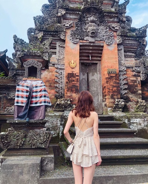 Váy 2 dây chấm bi