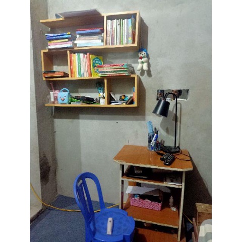 Kệ sách treo tường ba tầng dài 90cm tiện dụng