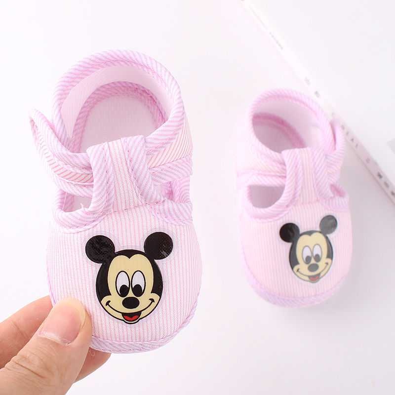 Giày thể thao đế phẳng họa tiết hoạt hình dễ thương dành cho bé gái