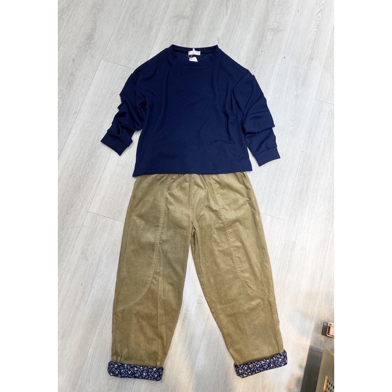 Quần nhung baggy phối gấu hoa màu be