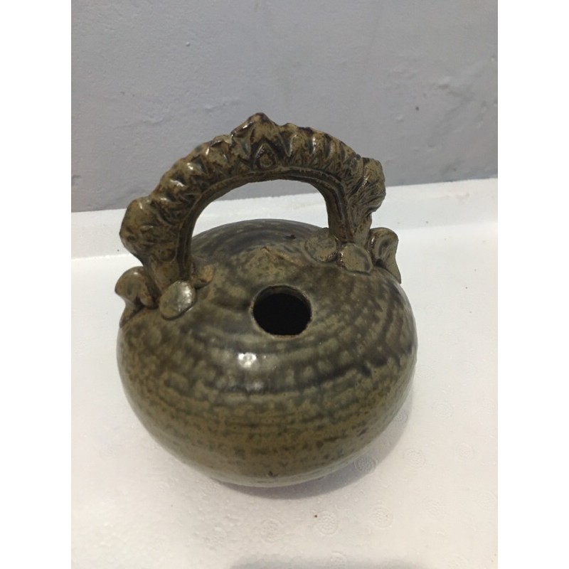 Bình đựng vôi-quai rồng điêu khắc