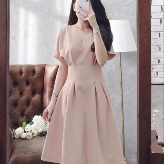 Váy xếp ly eo