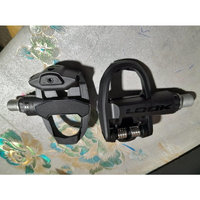 LOOK Pedal Kéo CLASSIC 3 Màu Đen Kèm Can Cá