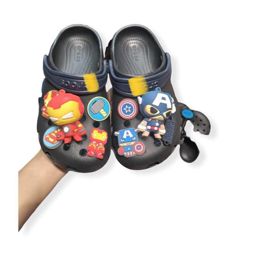 Sục cá sấu cho bé trai và gái tặng full charm như hình có thể chọn theo ý