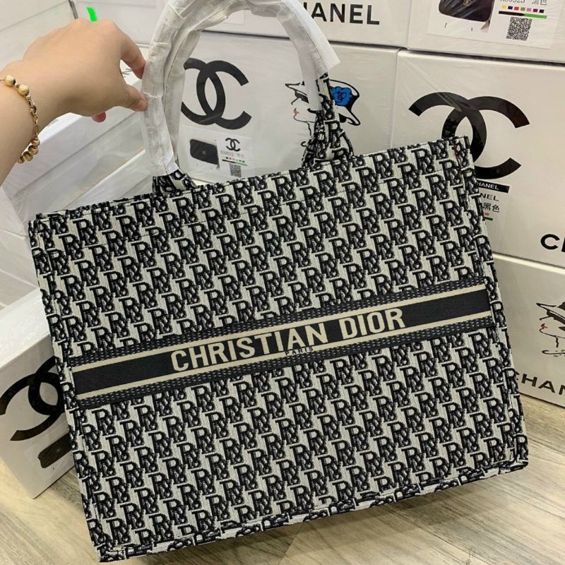 TÚI D BAG HOẠ TIẾT SZ 42cm