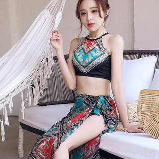 Bộ bikini áo yếm kèm khăn
