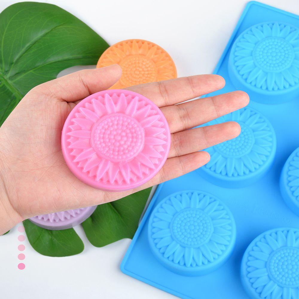Khuôn Silicone Làm Xà Phòng 6 Ngăn Hình Bàn Chân Em Bé Đa Năng