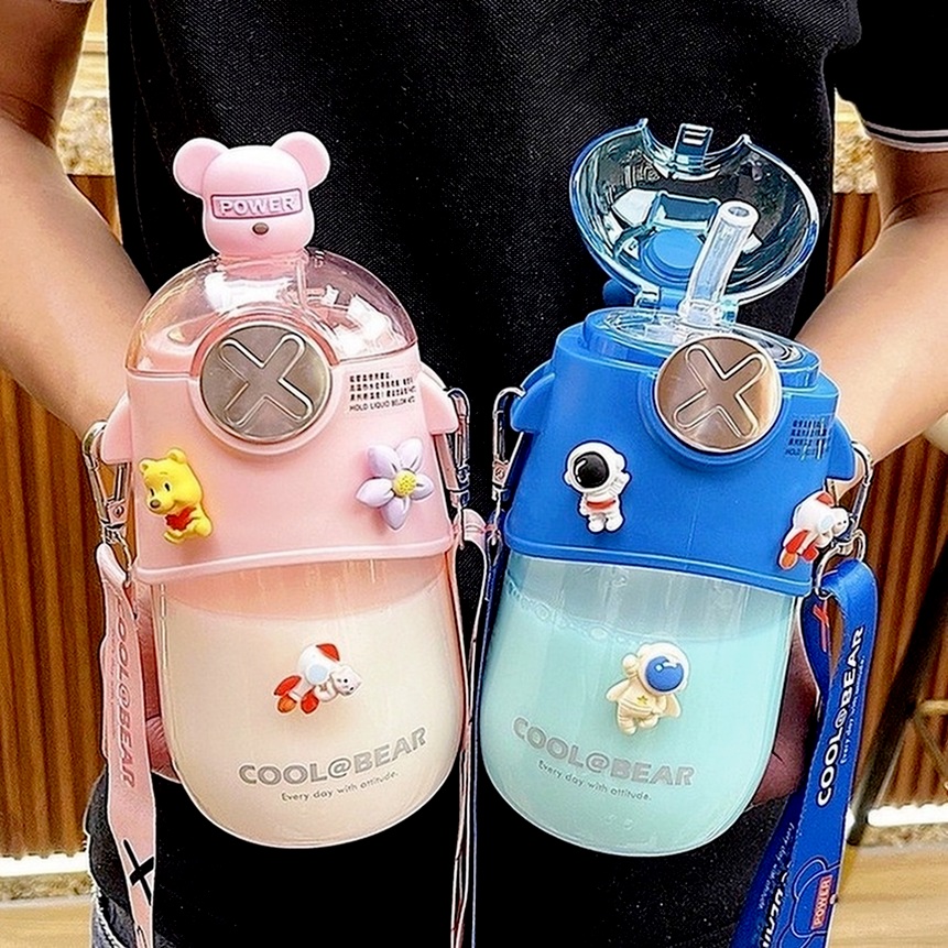 Bình Nước Nhựa Có Ống Hút Hình Gấu Bạo Lực Dễ Thương 2022