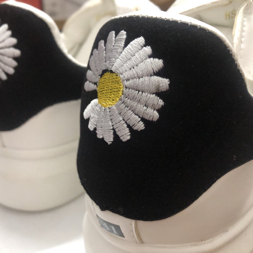 [KÈM QUÀ TẶNG] Giày Sneaker Mc Trắng Hoa Cúc Tăng Chiều Cao 5 cm Đủ Size Nam Nữ  | BigBuy360 - bigbuy360.vn