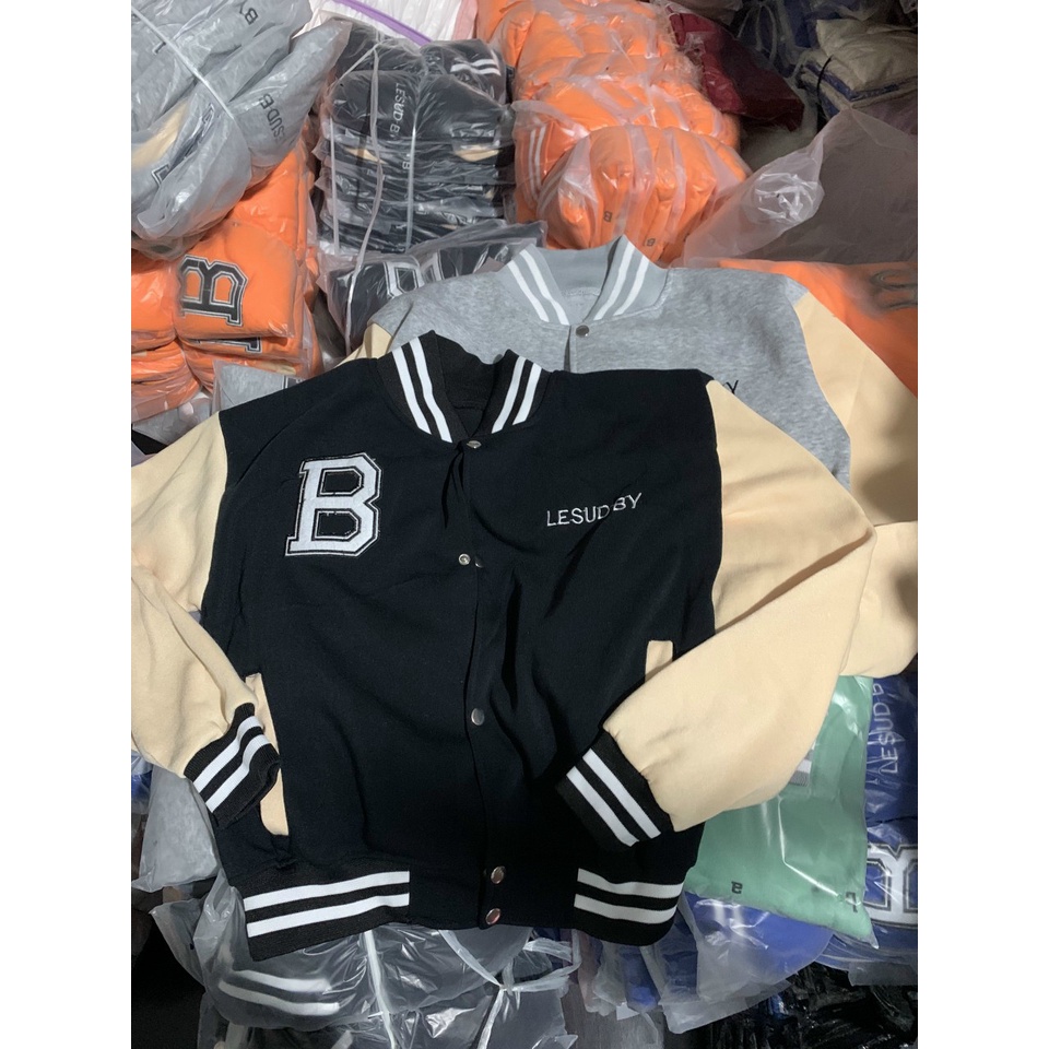 Áo Khoác Nữ Croptop Thêu Chữ B LESUD BY  Vải Nỉ Ngoại Dày Mịn Cao Cấp - Kiểu Bomber Lửng Tay Cánh Dơi ,Nút Bấm