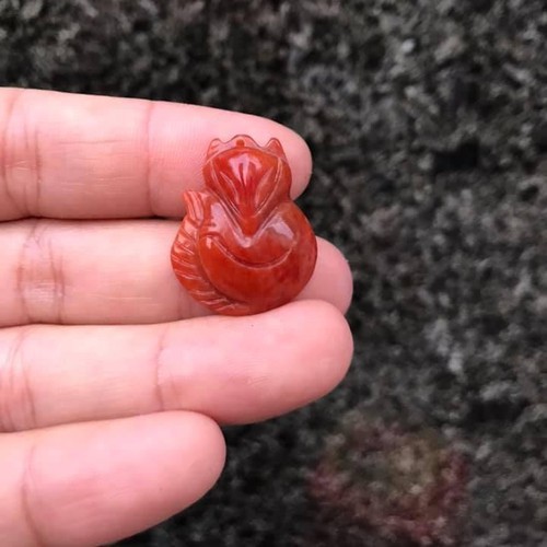 MẶT DÂY CHUYỀN HỒ LY MÀU HUYẾT THIÊN NHIÊN