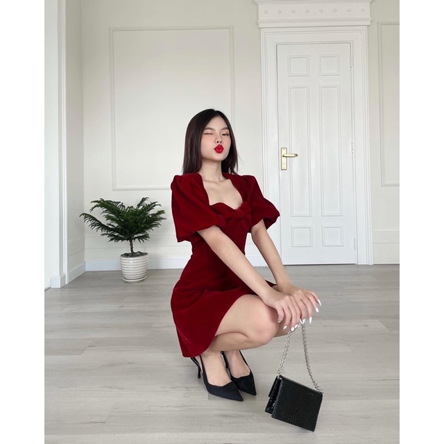 Anis_ Đầm nhung màu đỏ đô 2 lớp Hilena Dress, Váy mặc tết