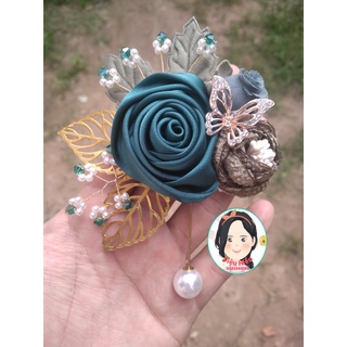 Hoa cài áo handmade bông hồng xanh phối nụ hoa cao cấp, đính ngọc trai nhân tạo