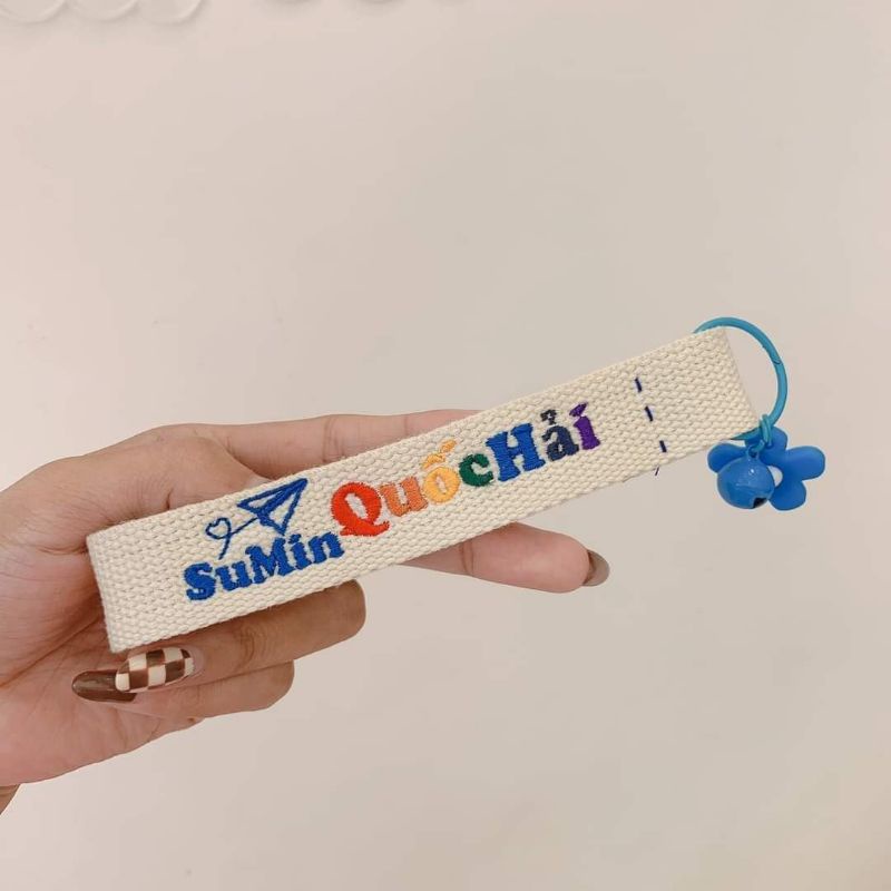 Name tag/ móc khóa thêu tên
