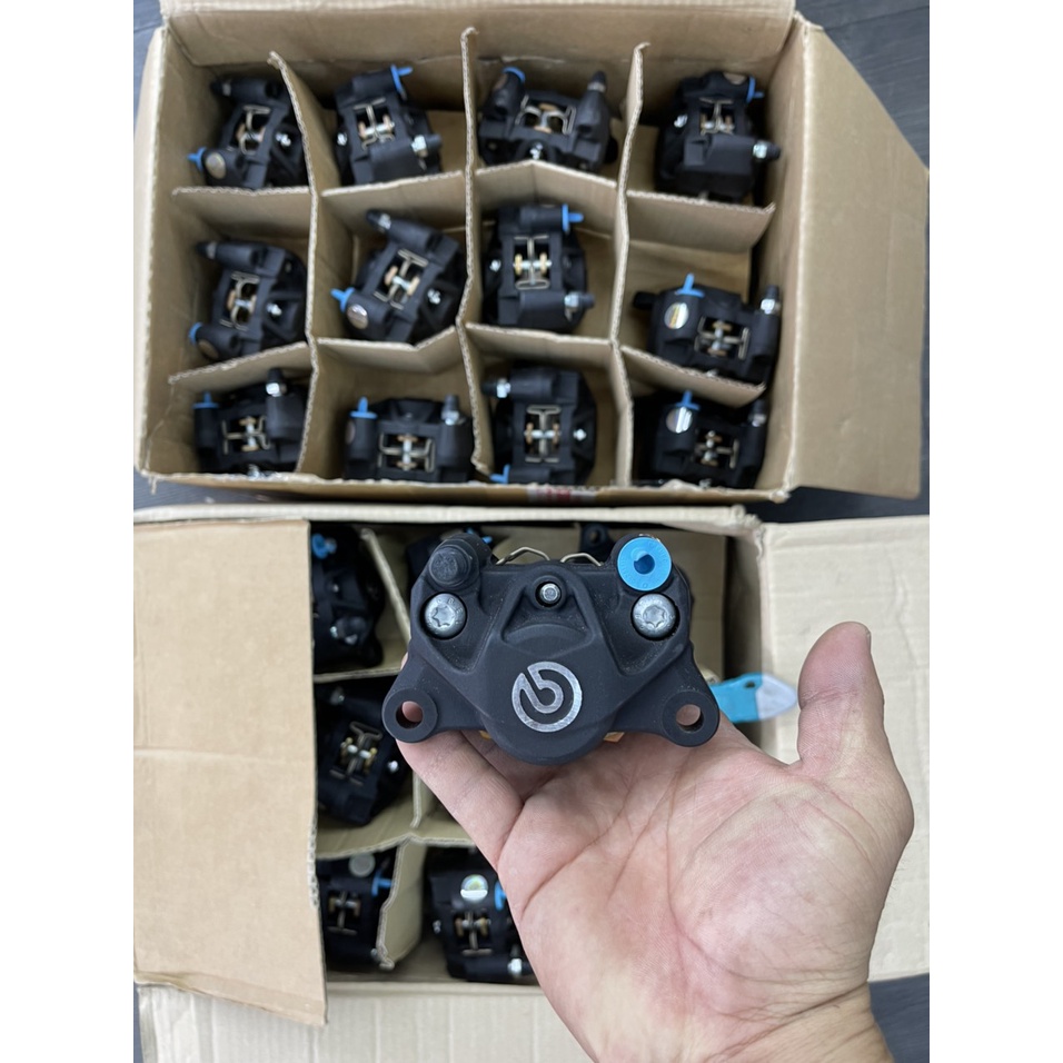 Heo Brembo 2 pis đối xứng màu đen chính hãng