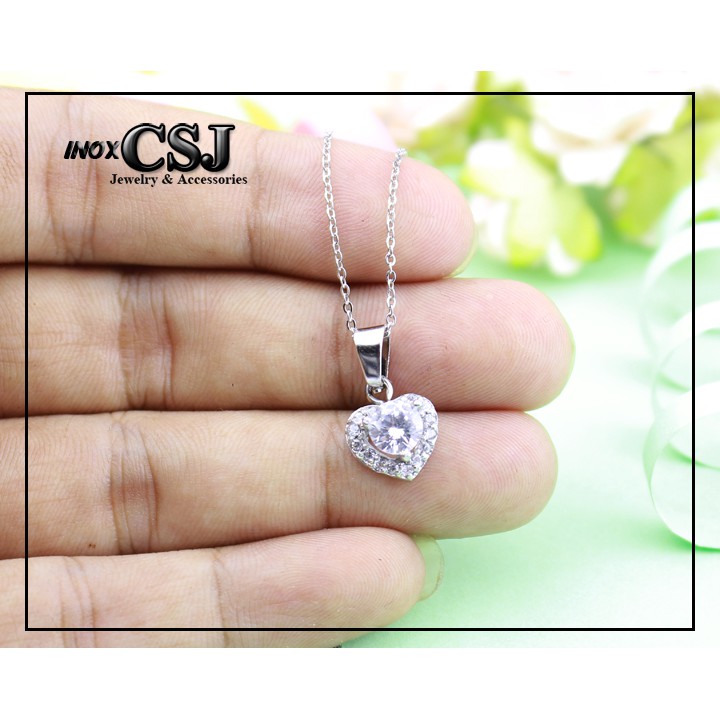 Dây chuyền mặt trái tim gắn đá xinh