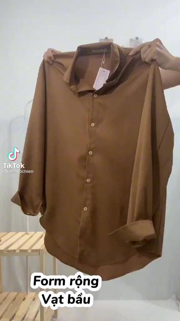 Áo sơ mi nữ form rộng Leery tay dài kiểu công sở Hàn Quốc màu Trắng Đen Nâu Rêu Khói chất lụa không nhăn, unisex SM-10 | BigBuy360 - bigbuy360.vn