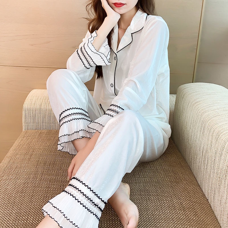 Bộ đồ ngủ tay dài chất nhung phối ren phong cách công chúa thời trang thu đông Hàn Quốc cho nữ