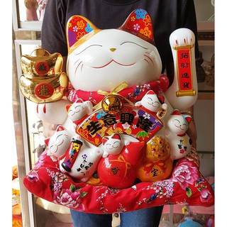 Mèo Thần Tài tay vẫy 33cm - Bụng quạt Ngũ Phúc tay cầm 2 thỏi vàng