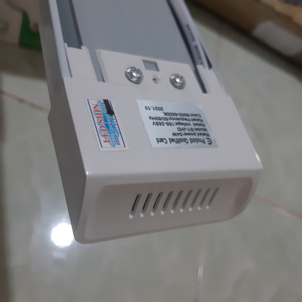 Đèn bán nguyệt đầu vuông 54W dài 1,2m liền máng dễ lắp đặt