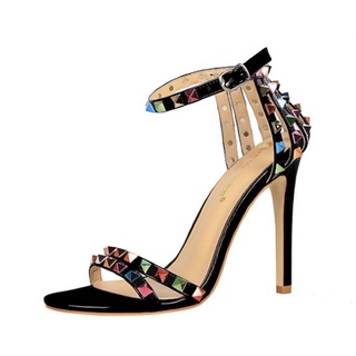 Giày sandal cao gót tán đinh nhiều màu .
