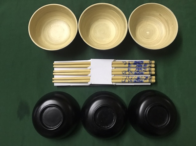 Bát tre cuốn sơn mài.