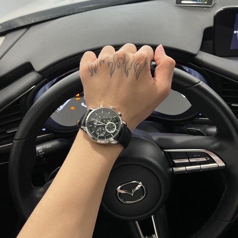 Đồng Hồ Nam Bulova Mặt 44mm, dây da đen, chống nước 3ATM