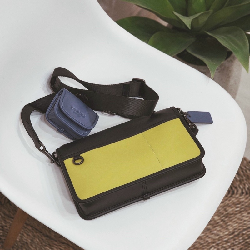 Túi nam đeo chéo Coach Heritage độc lạ