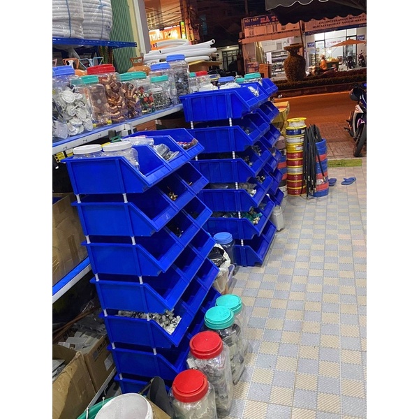 Khay nhựa đựng đinh vít kim khí, co cút điện nước  A9 + 4 chân khay