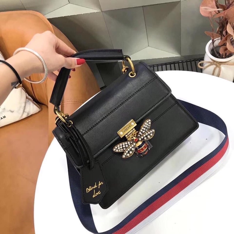 Túi con ong có quai xách