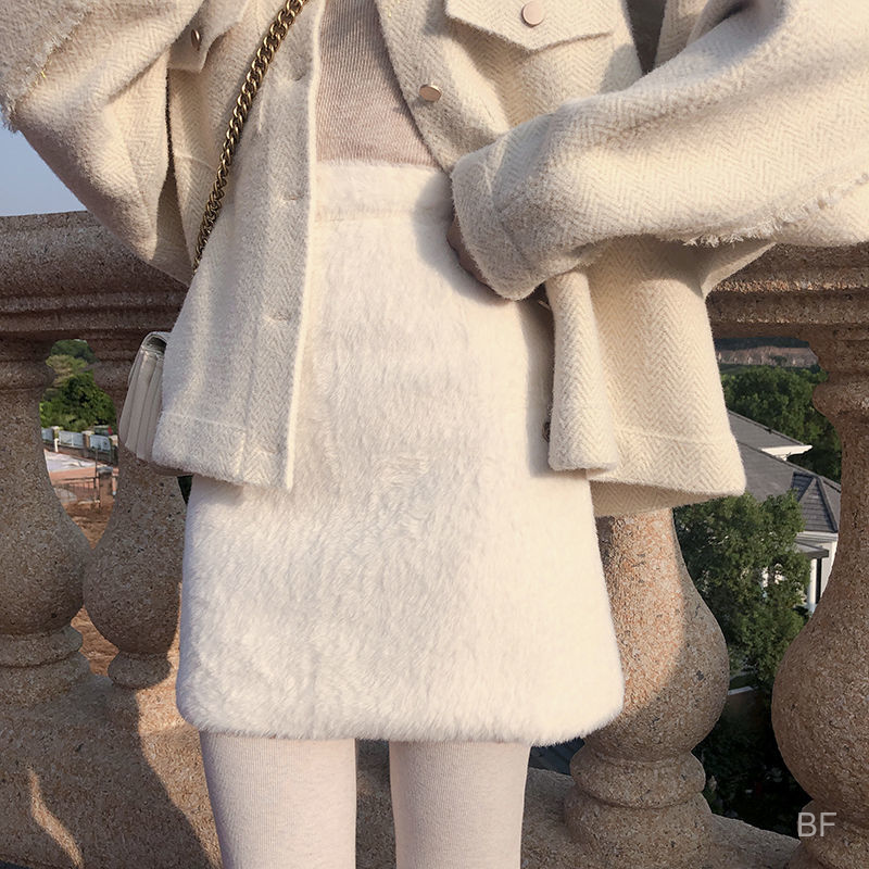 Chân váy ngắn chữ A chất liệu Cashmere thời trang cho nữ