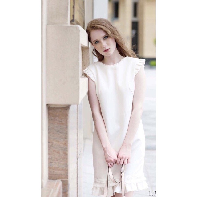 Đầm trắng phối ren rất đẹp