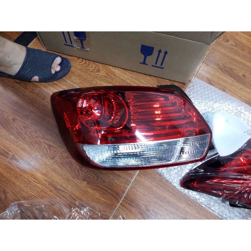ĐÈN HẬU KIA SOLUTO