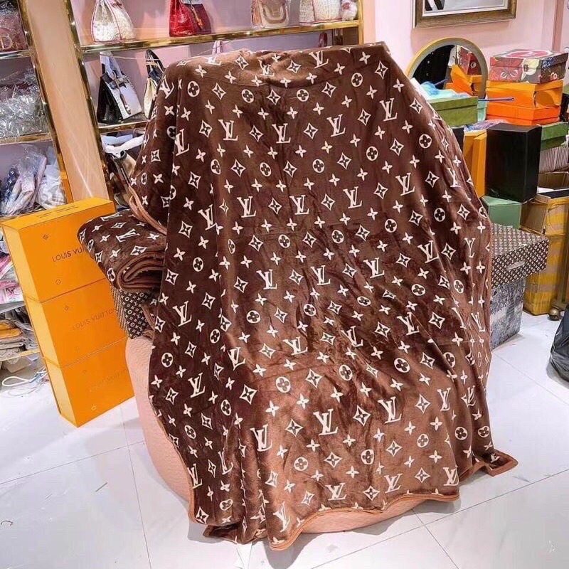 Chăn Tuyết Nhung Siêu Cấp Thương Hiệu Mềm Mịn - Kích Thước : 1,5m x 2m ( CÓ HỘP )