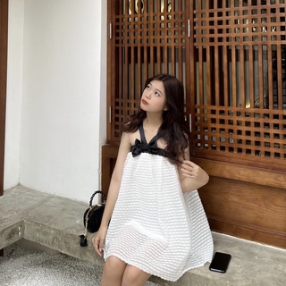 Váy trắng cổ yếm nơ đen