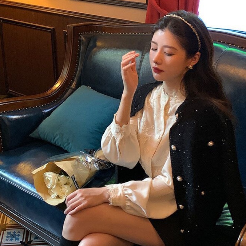 Áo nữ tay dài phối ren thời trang mới mẻ cá tính