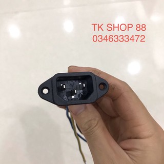 Ổ nguồn vuông