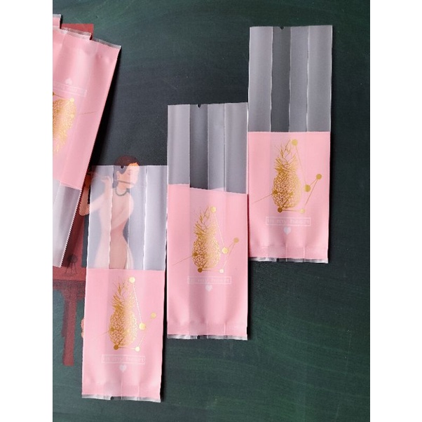 Set 50 cái túi bánh DỨA trong mờ MÀU HỒNG NHŨ VÀNG hàn miệng vừa khay dứa nhỏ, khay dứa lớn