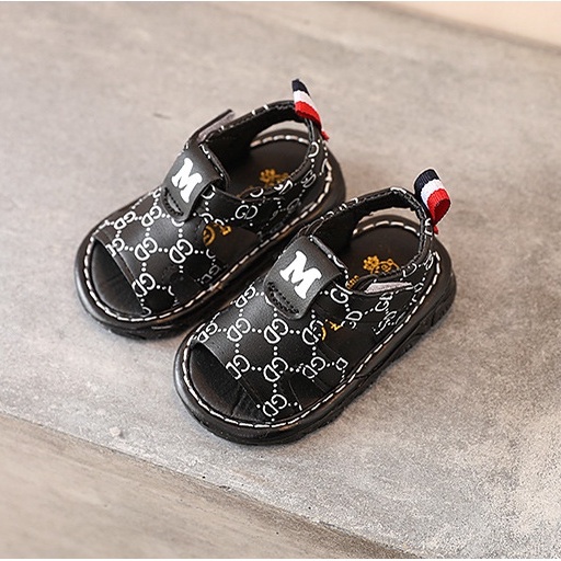 Dép Sandal tập đi cho bé chữ M Q221