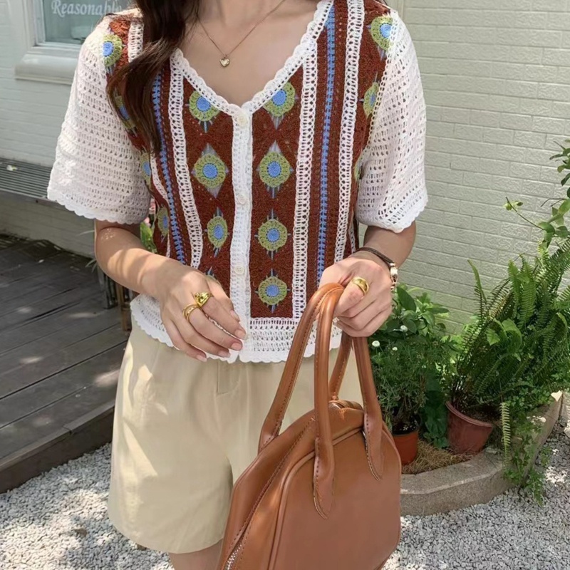 Áo Khoác Cardigan Dệt Kim Tay Ngắn Cổ Chữ V Phối Nút Họa Tiết Sọc Caro Phong Cách Pháp Cho Nữ